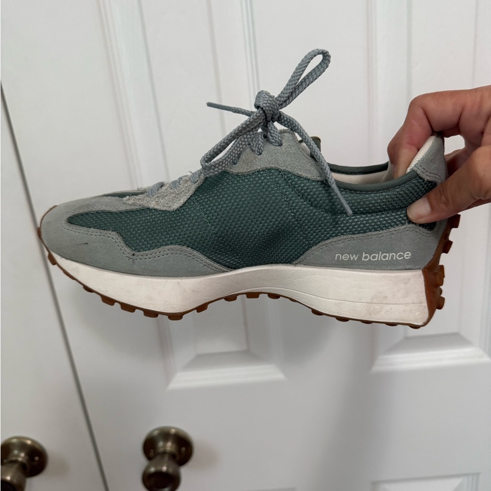 New Balance 327 Women’s 7.5 - Picture 4 of 4